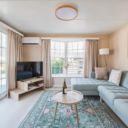 46, Renovated Nature Retreat! Efteling & Beekse Bergen Alpehytte